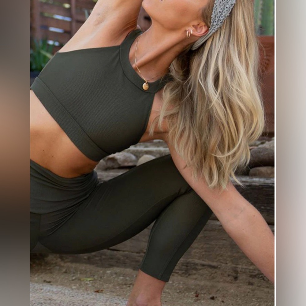Onzie crop top